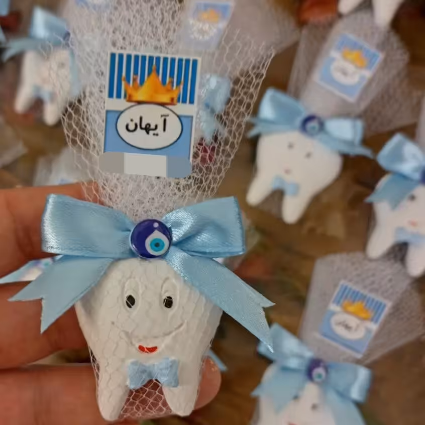 گیفت دندونی پسرانه همراه با کارت آویز اسم