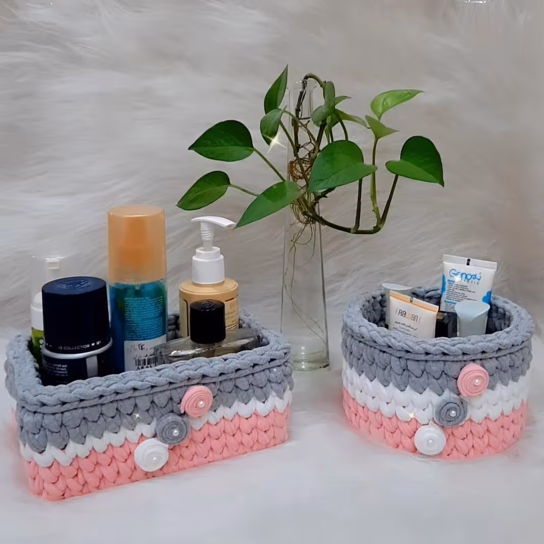سبد تریکویی مستطیل و دایره برای نظم دهی لوازم آرایش