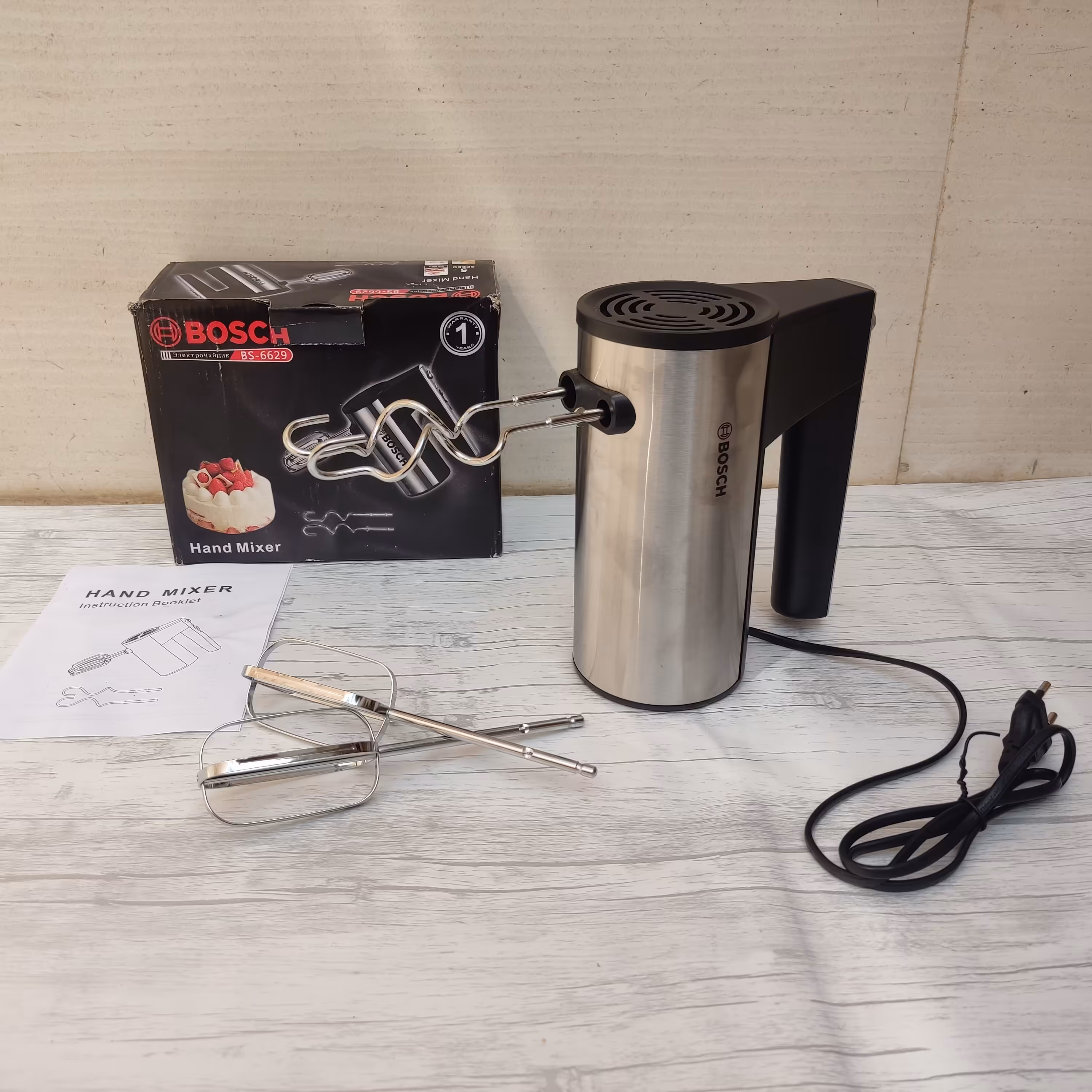 همزن برقی بوش اصل (BOSCH)600Wوات مدل BS-6629 مناسب همزدن کیک و مناسب جهیزیه بدنه استیل و پلاستیک. ارتفاع 20 سانت