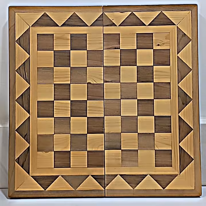 شطرنج چوبی ساخته شده با چوب گردو