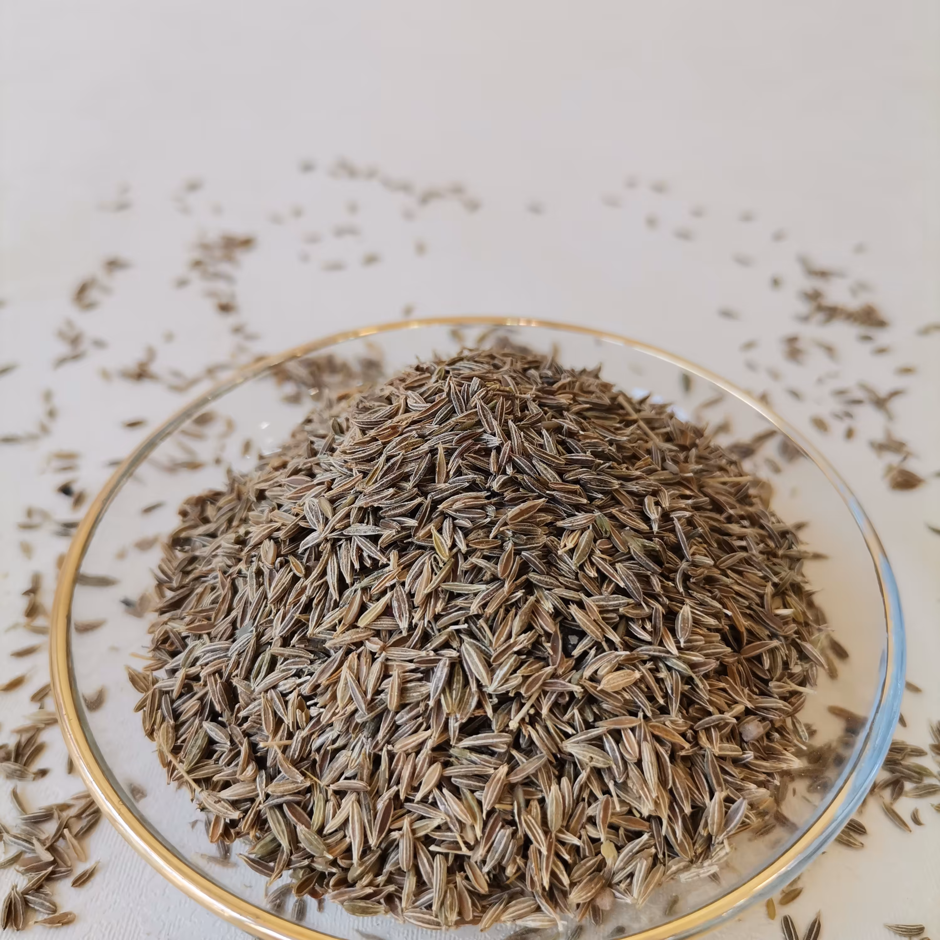 زیره سبز  اعلا خانه ادویه در بسته بندی 100 گرمی  تمیز  و بهداشتی