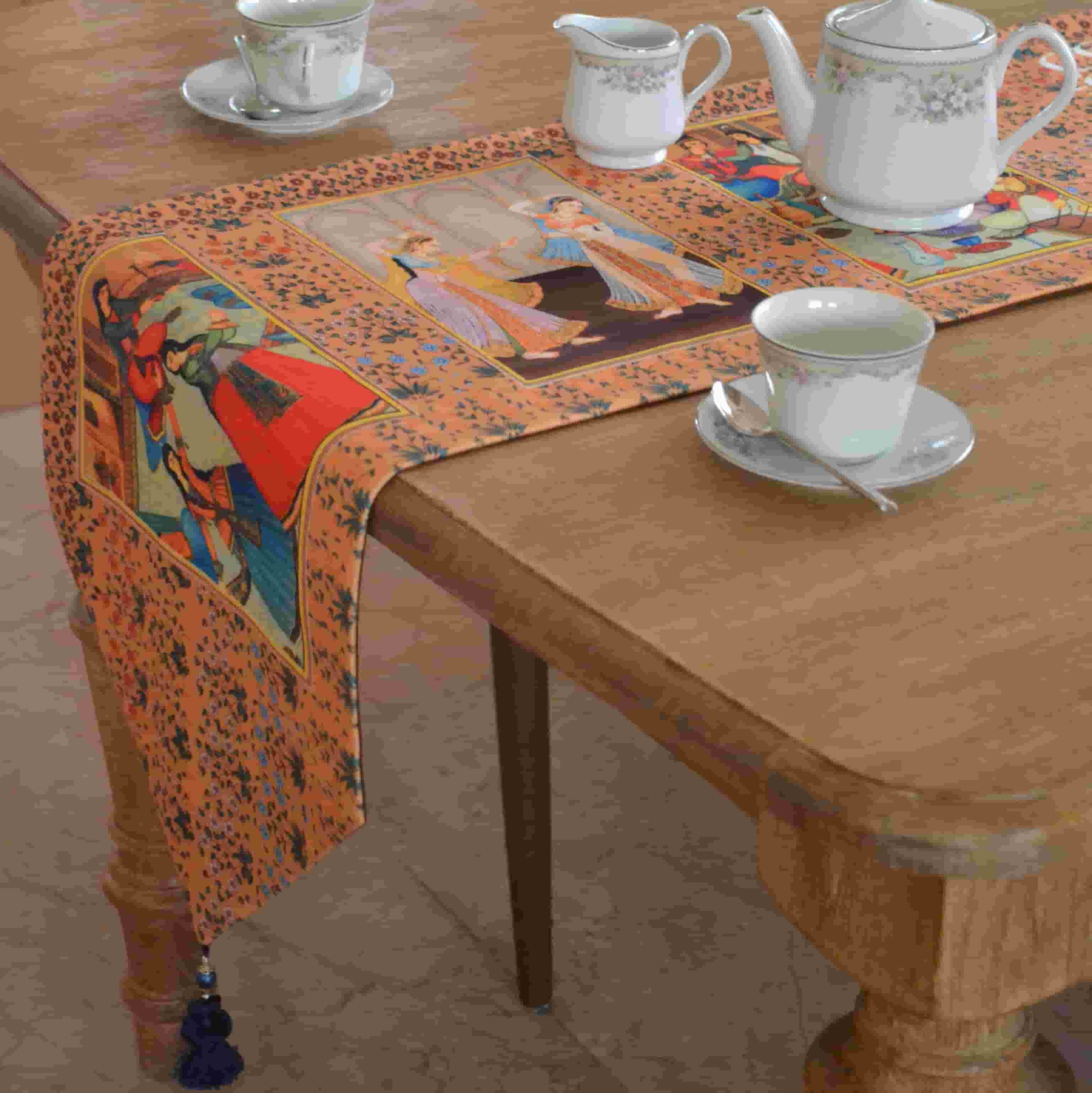 رانر مخمل آستر دار طرح  رقص بهار  ( سایز 35x135 ) منگوله دار