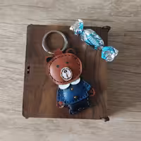 جا کلیدی چرمی طرح خرسی  با چرم طبیعی 