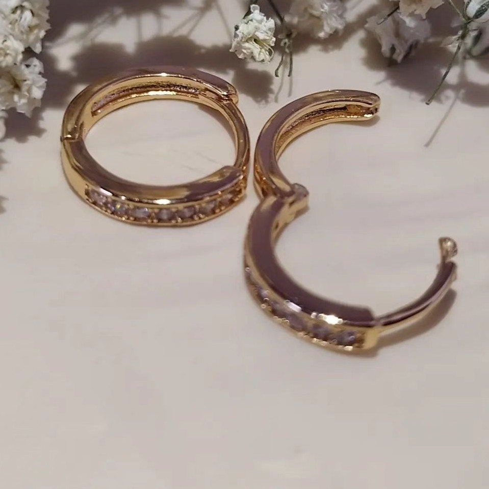 گوشواره رنگ ثابت