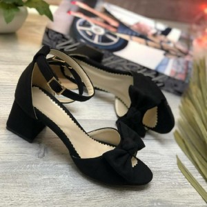 صندل تک بند پاپیونی