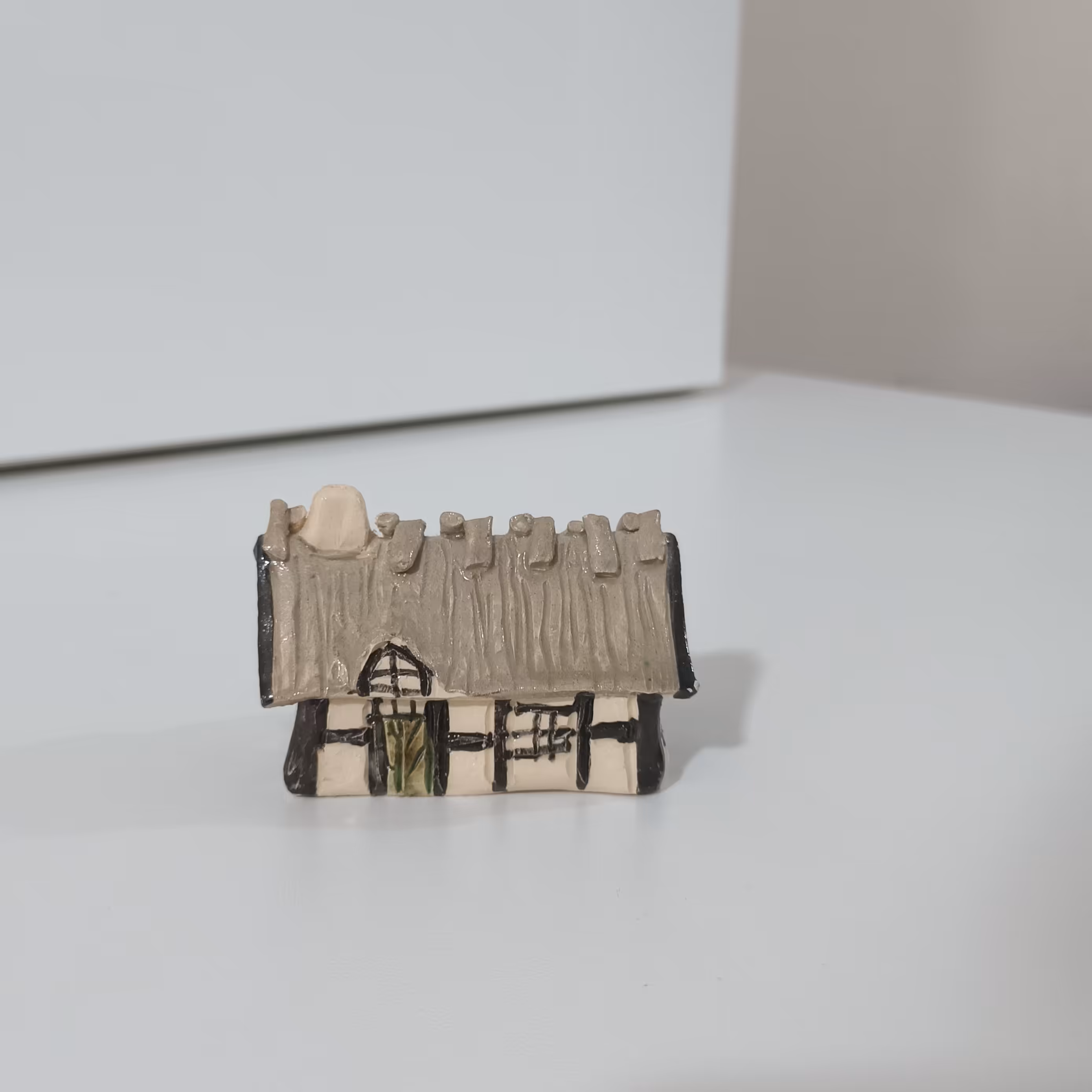 مجسمه کلبه پلی استر مینیاتوری رنگی