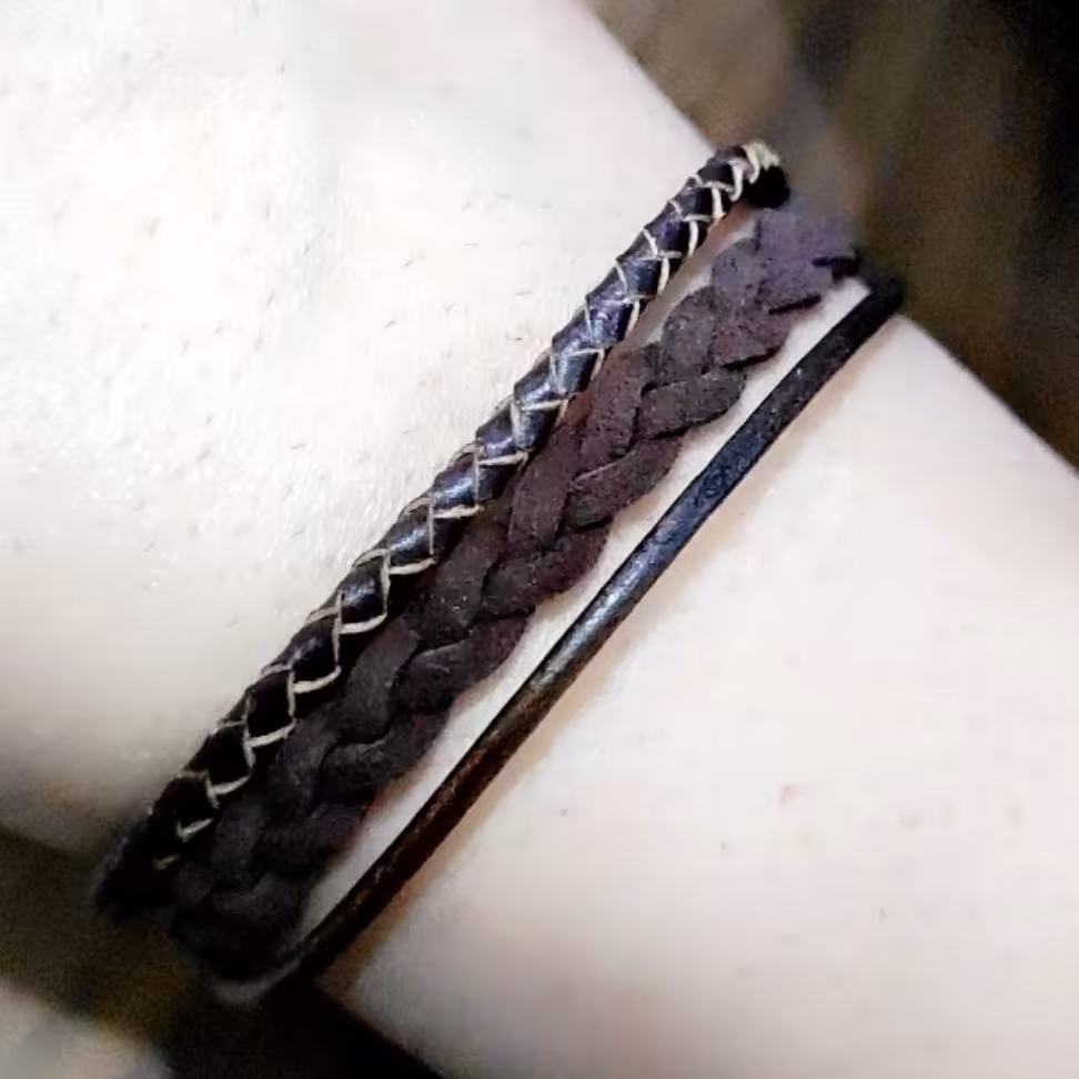 دستبند چرمی مردانه و زنانه 