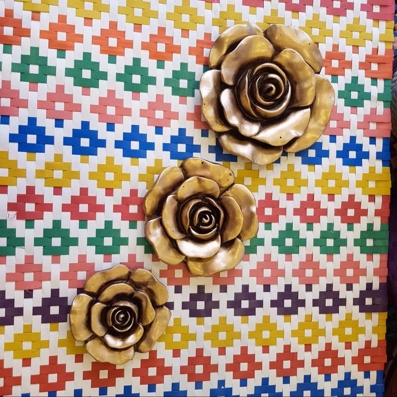 مجسمه گل-مجسمه دیواری-مجسمه دکوری-مجسمه گل سه تیکه-مجسمه گل 3 تیکه-مجسمه-مجسمه