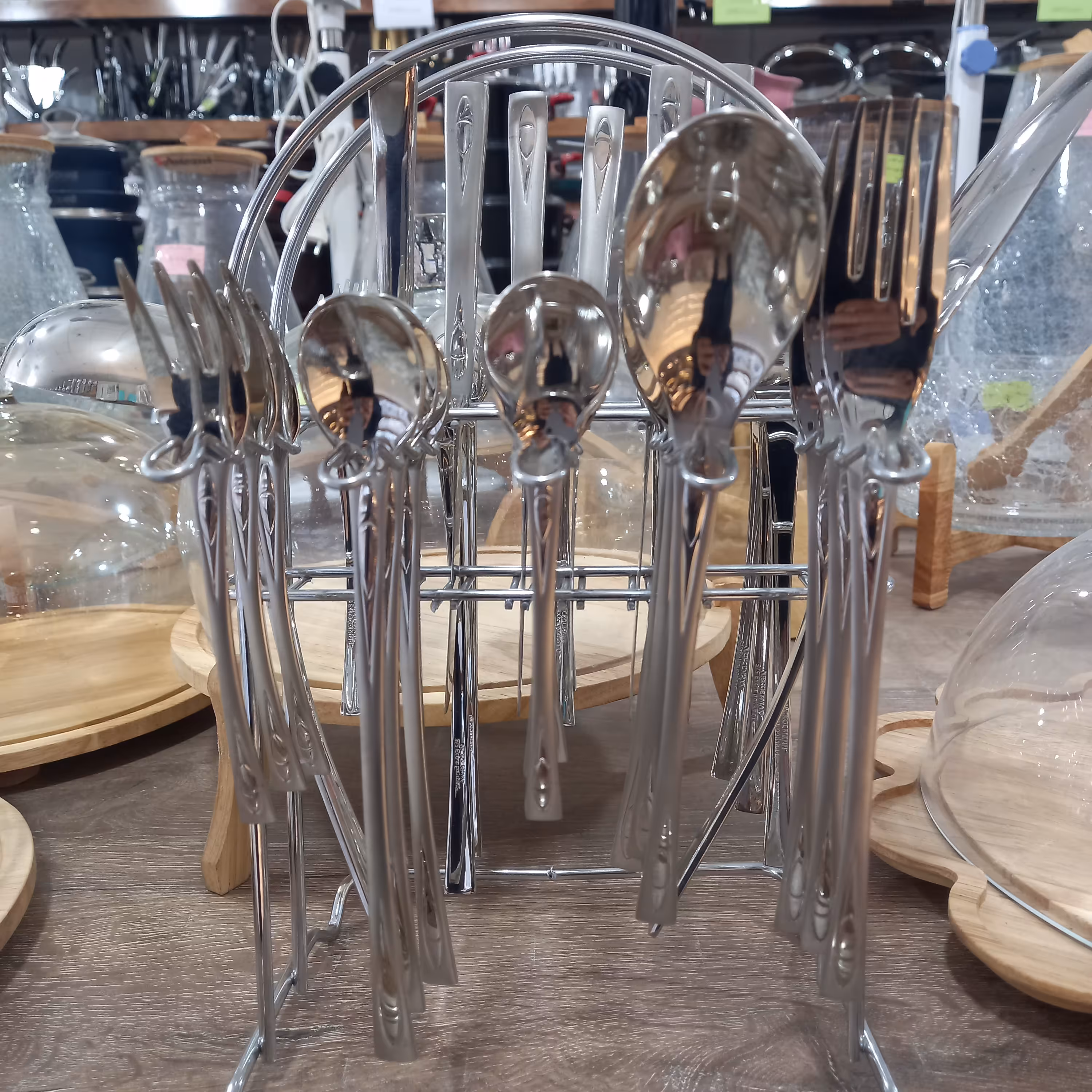 سرویس 6نفر 39 پارچه استیل اصل آهن ربا نگیر ارسال رایگان 