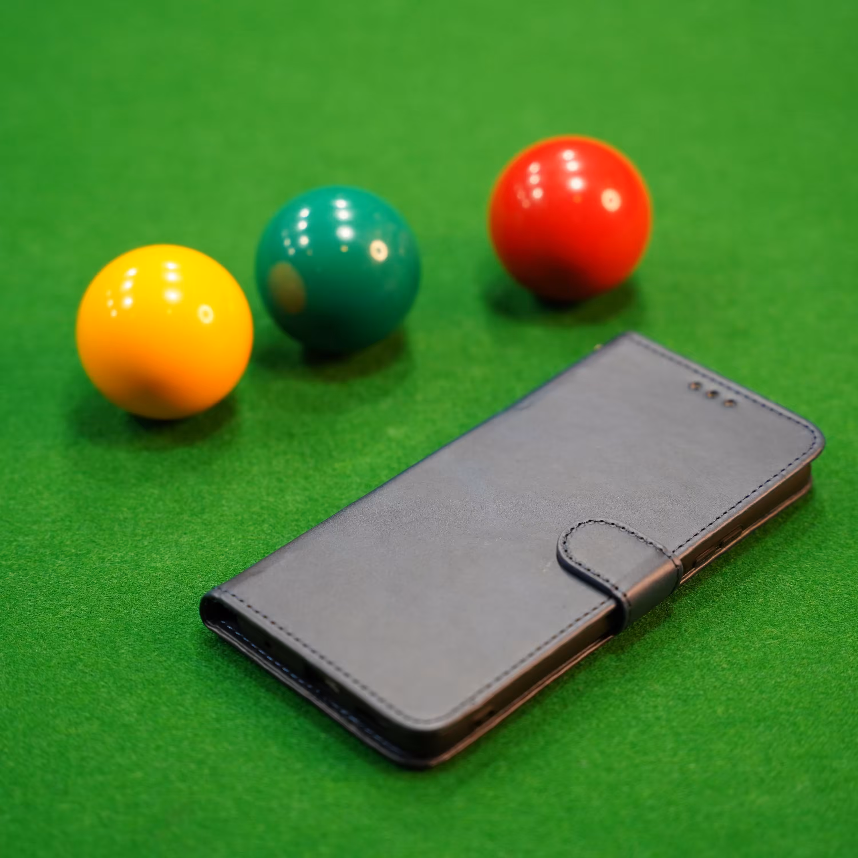 کیف کلاسوری زوبینا مدل Magnetic مناسب برای گوشی موبایل سامسونگ Galaxy J7 2016 