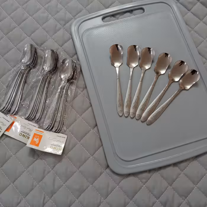 قاشق بستنی خوری طرح گل میخک بسته 6 عددی جنس فولاد زد زنگ عیار 18 