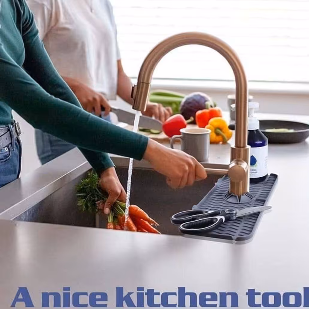 آبگیر دور شیر