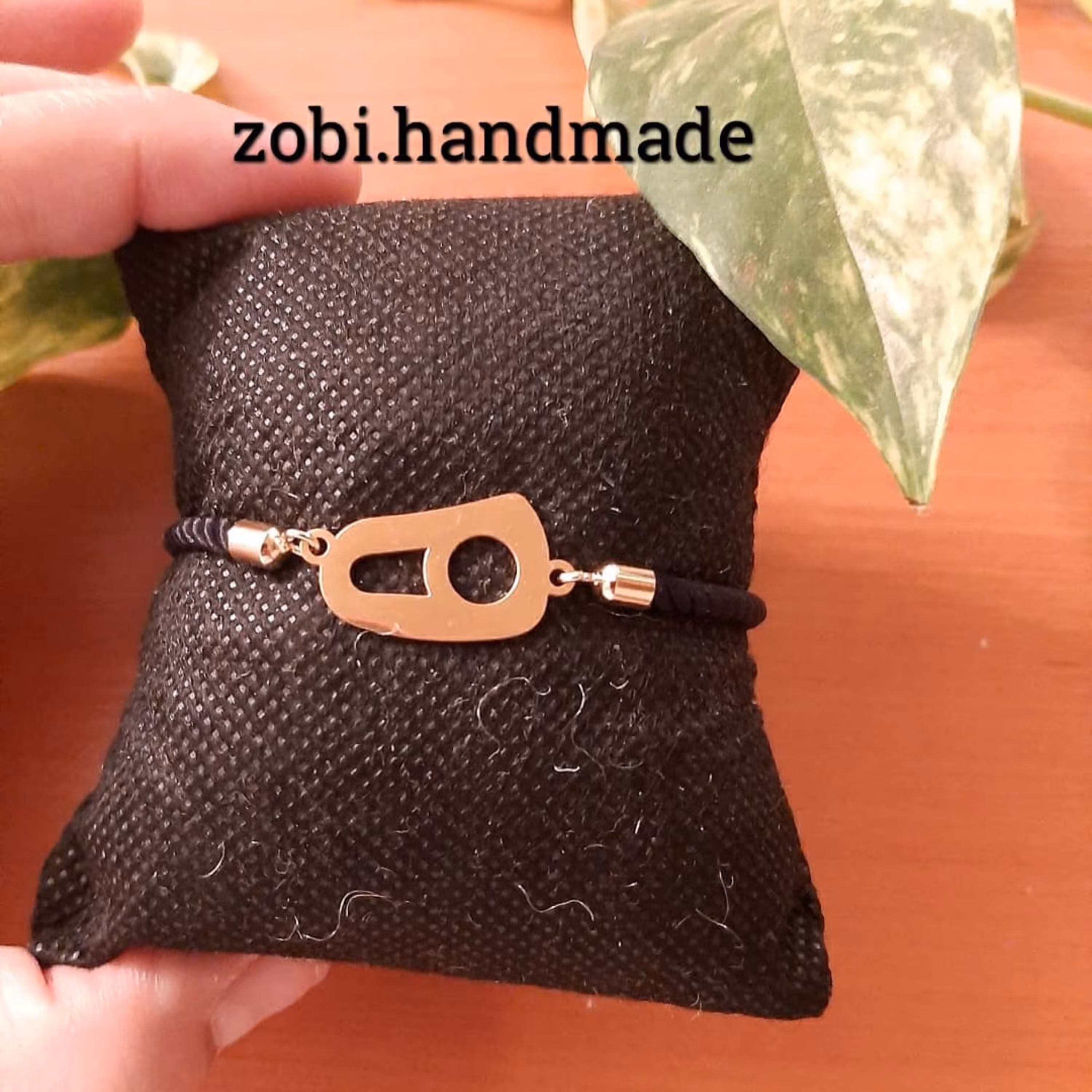 دستبند ه نیمایی