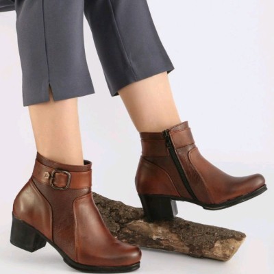 نیم بوت کارمندی بسیار شیک پاشنه5سانت زیره پیو سبک و راحت