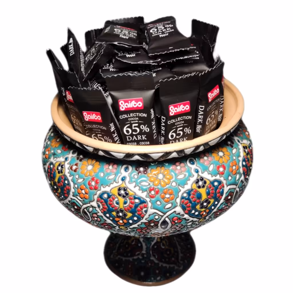 شکلات تلخ 65 درصد سایرو در بسته‌بندی های 1000 گرمی‌‌. 