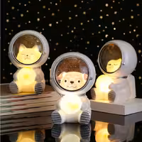 چراغ خواب فانتزی پلی استری طرح حیوانات فضانورد