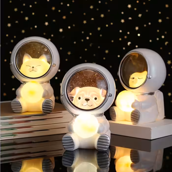 چراغ خواب فانتزی پلی استری طرح حیوانات فضانورد