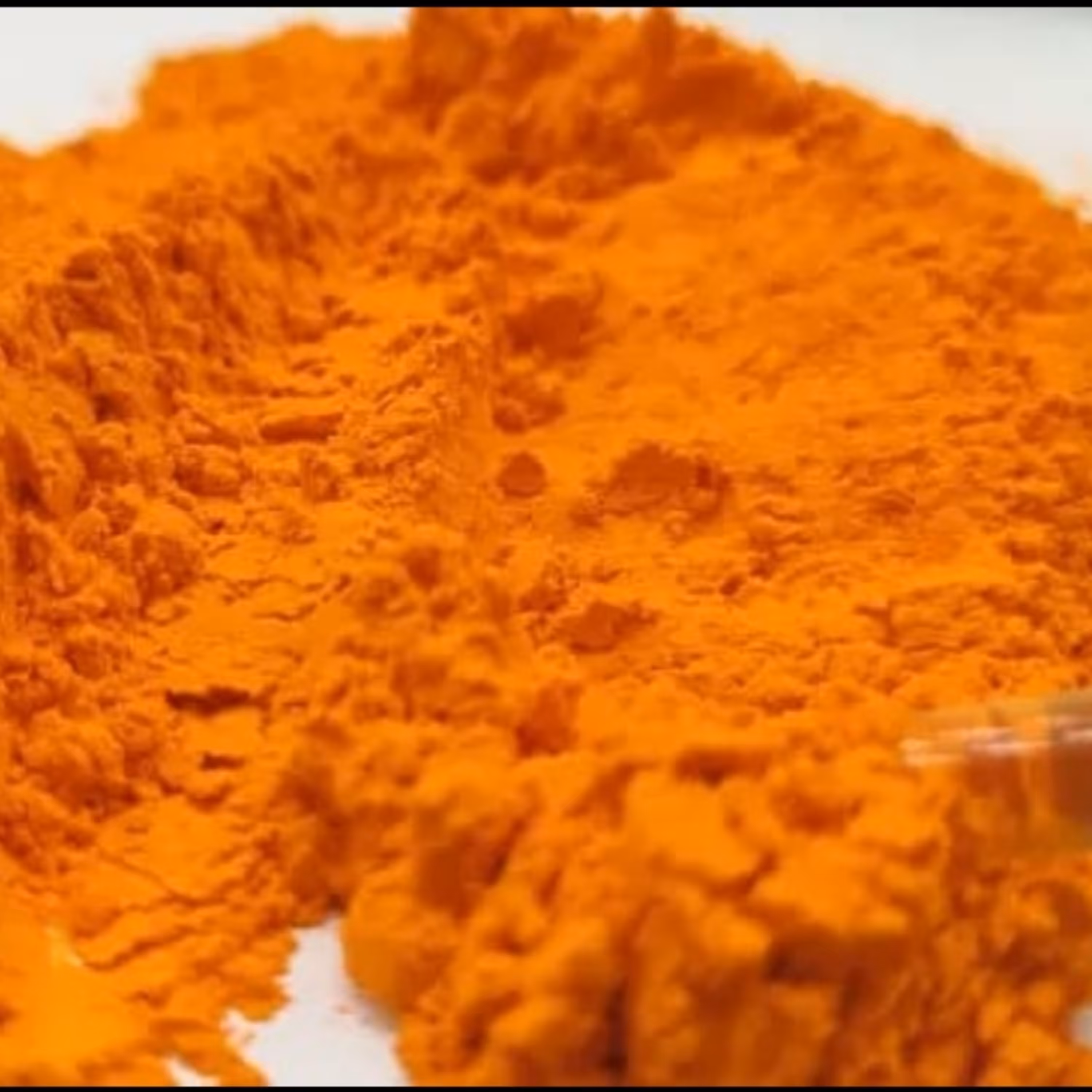 پودر کورکومین 95 درصد خالص  خارجی دارای برگ آنالیز  بسته 5 گرمی.