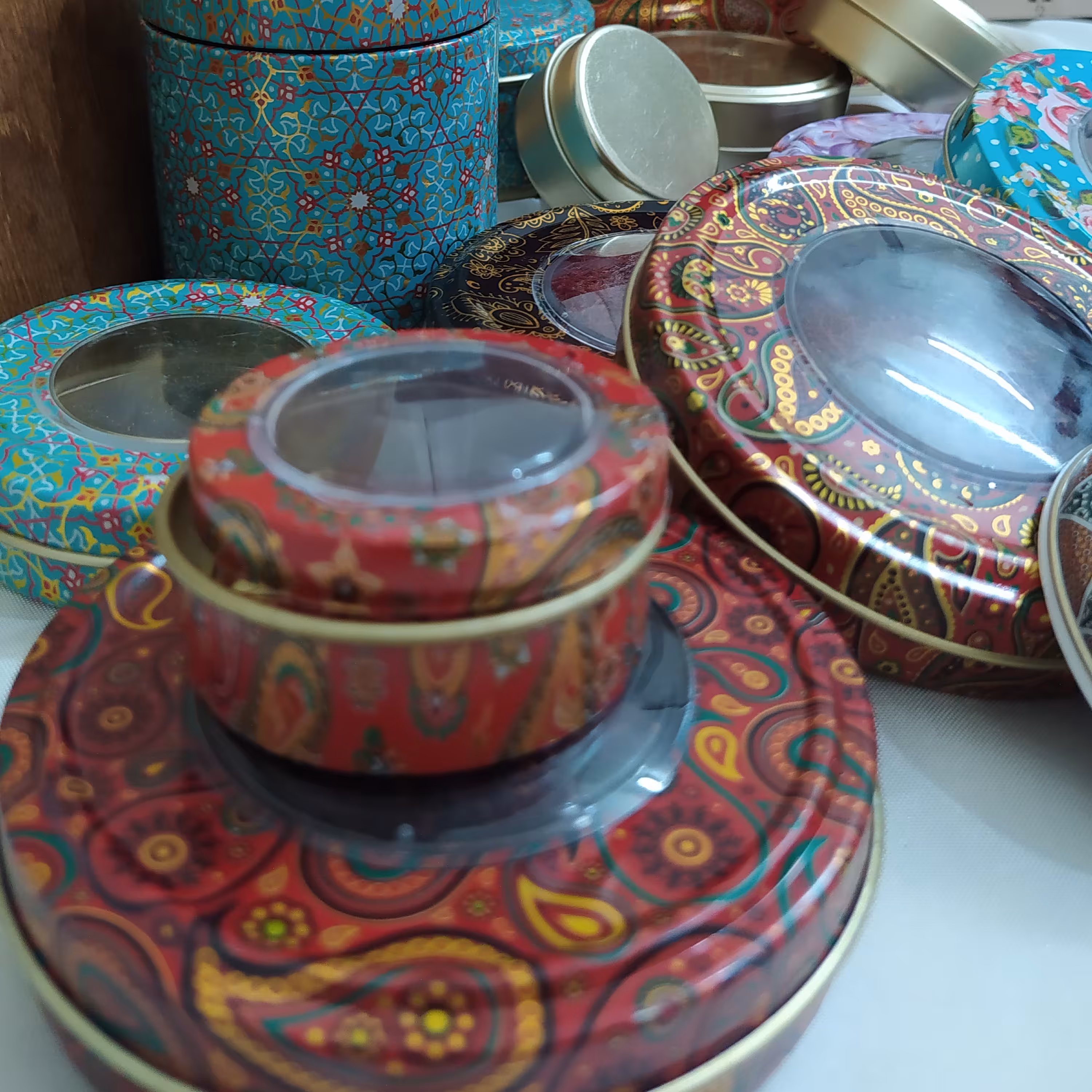 زعفران ممتاز  دو  مثقالی با بسته بندی خاتم .ارسال رایگان 