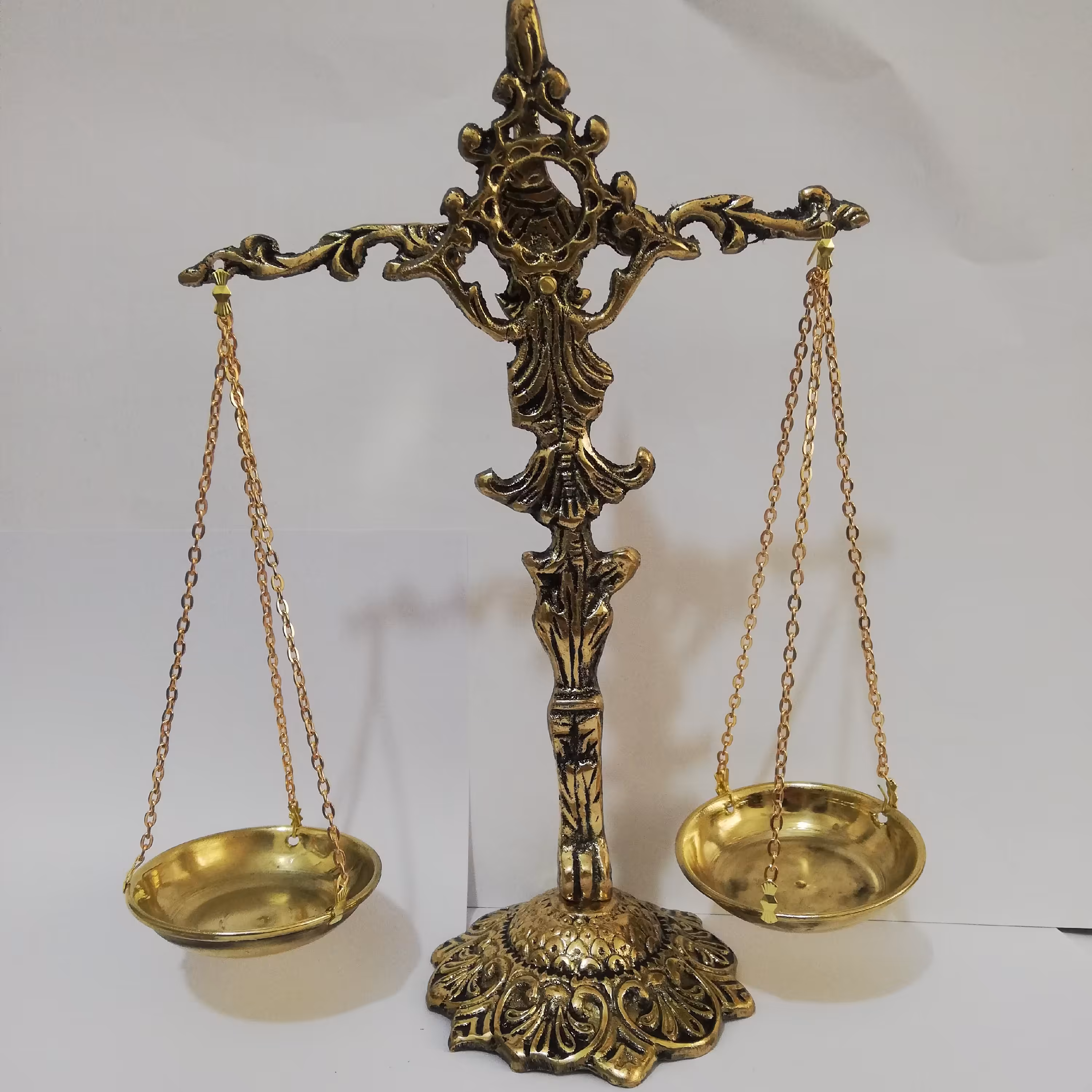 ترازو عدالت برنجی برنزی ساخت ایران مخصوص وکالت وکلا دکوری