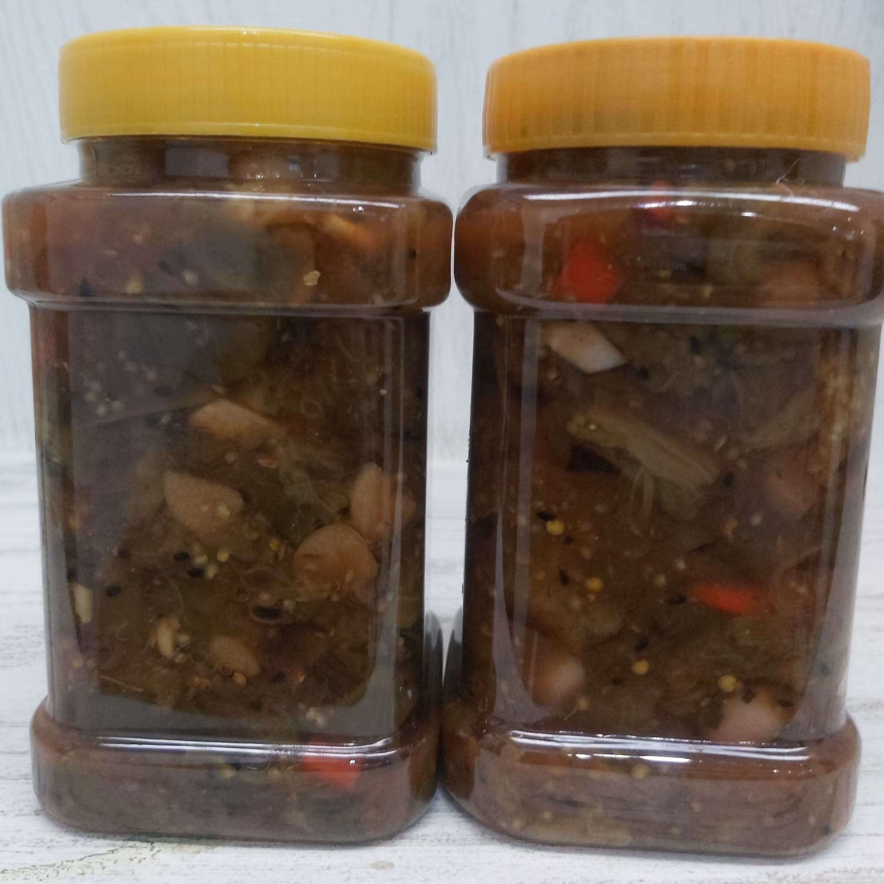 ترشی لیته گُل پری(بادمجان و سیر)بسته بندی 750 گرمی با طعم و مزه خاص