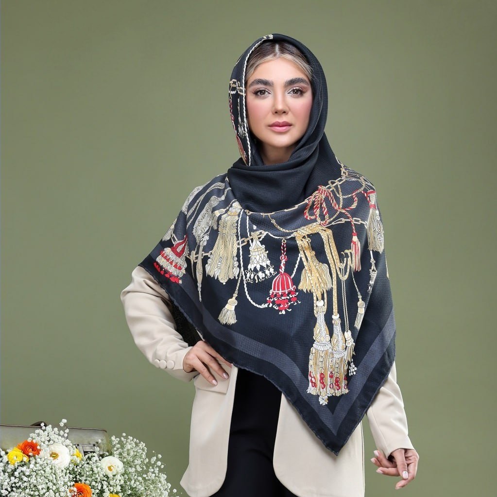روسری نخی مشکی طرح منگوله