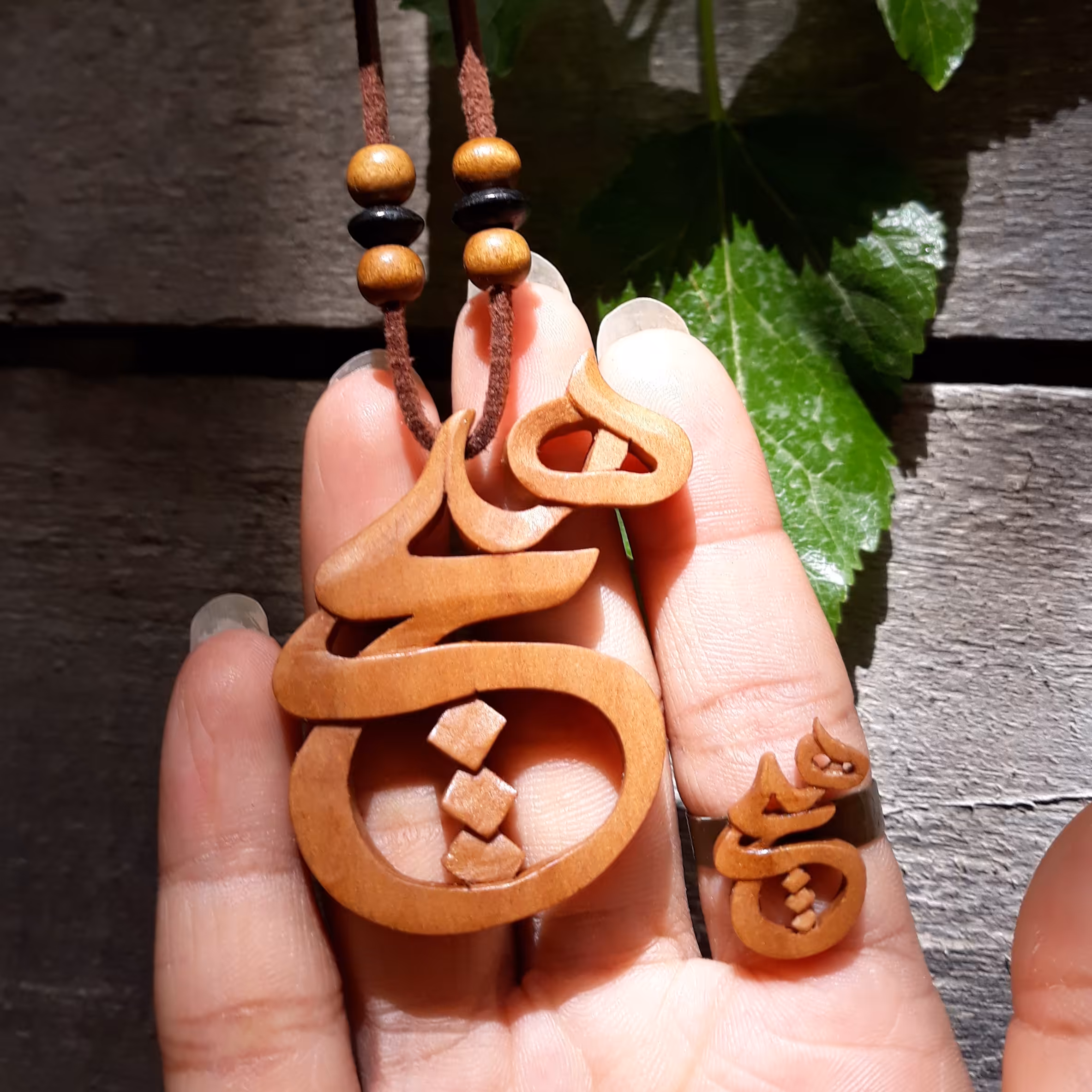 گردنبند و انگشتر طرح هیچ