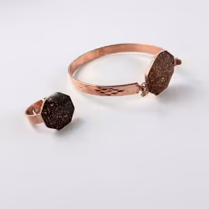 نیم ست دستبند و انگشتر خرده مس شش ضلعی