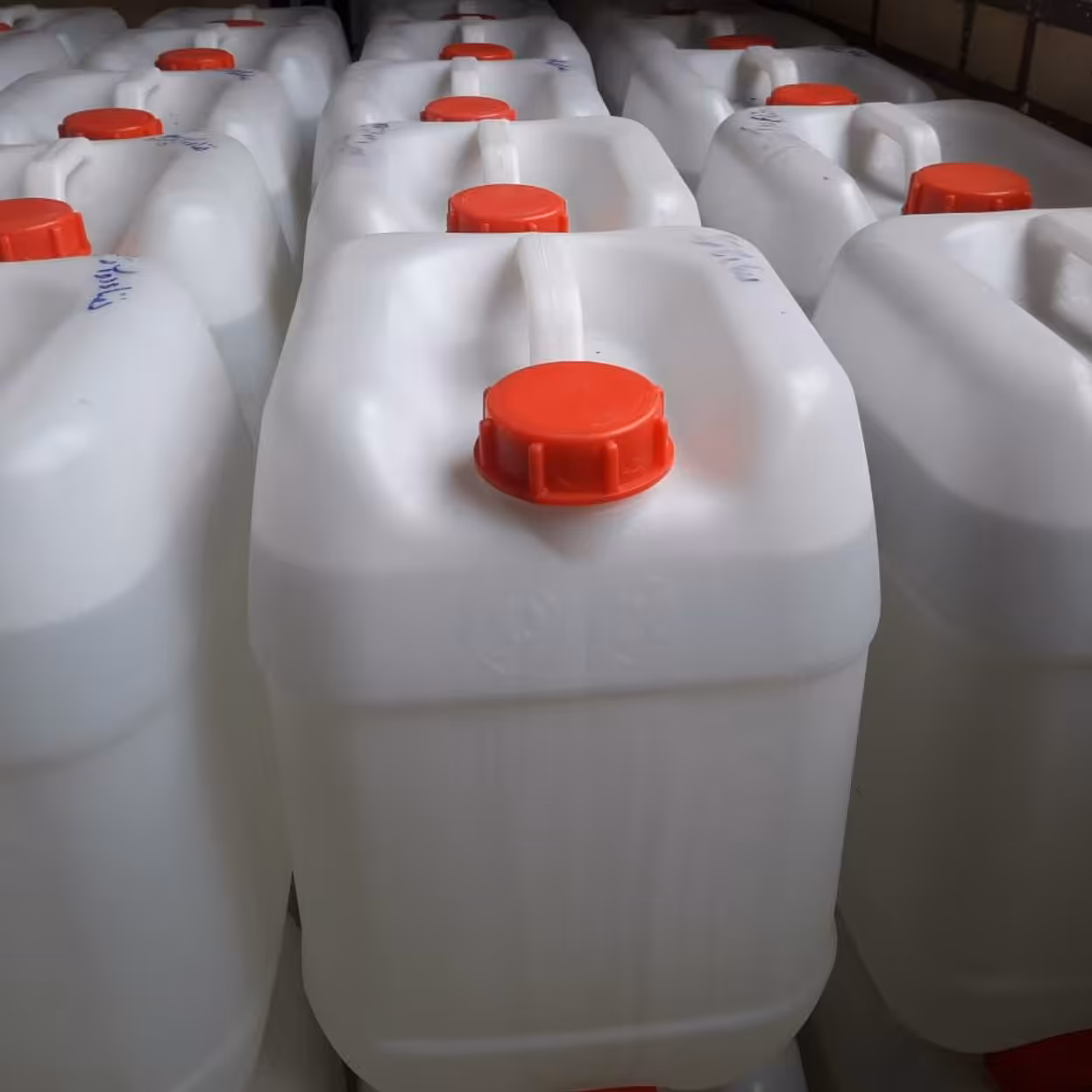 عرق چهل گیاه( قبل از سفارش اطلاع دهید تا هزینه پست برداشته شده و ارسال از طریق باربری همراه با پس کرایه صورت گیرد)