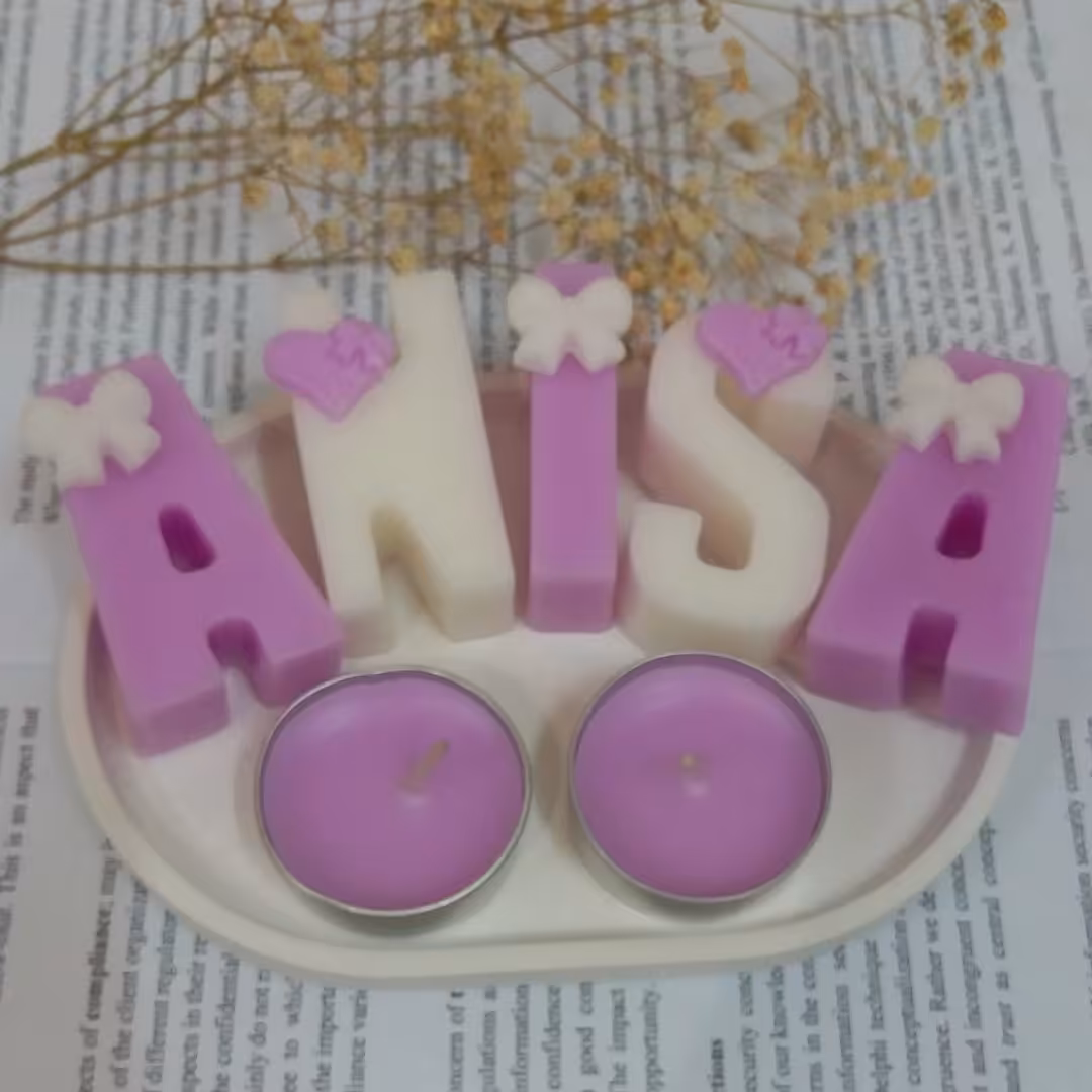 شمع اسم بنفش سفید                                                              قابل اجرا در رنگ های دلخواه شما