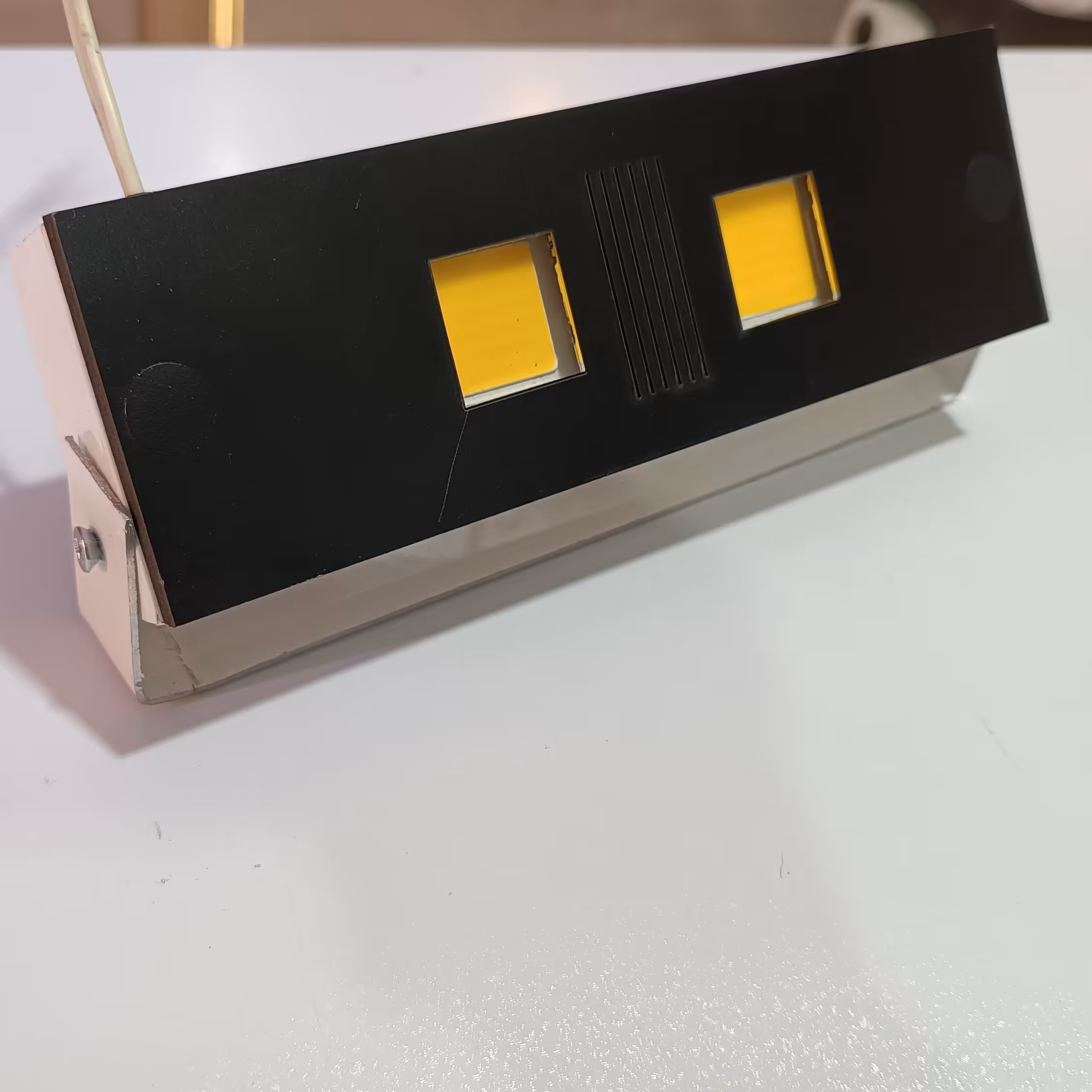 پروژکتور 100 وات آفتابی گارانتی دار با قیمت استثنایی 