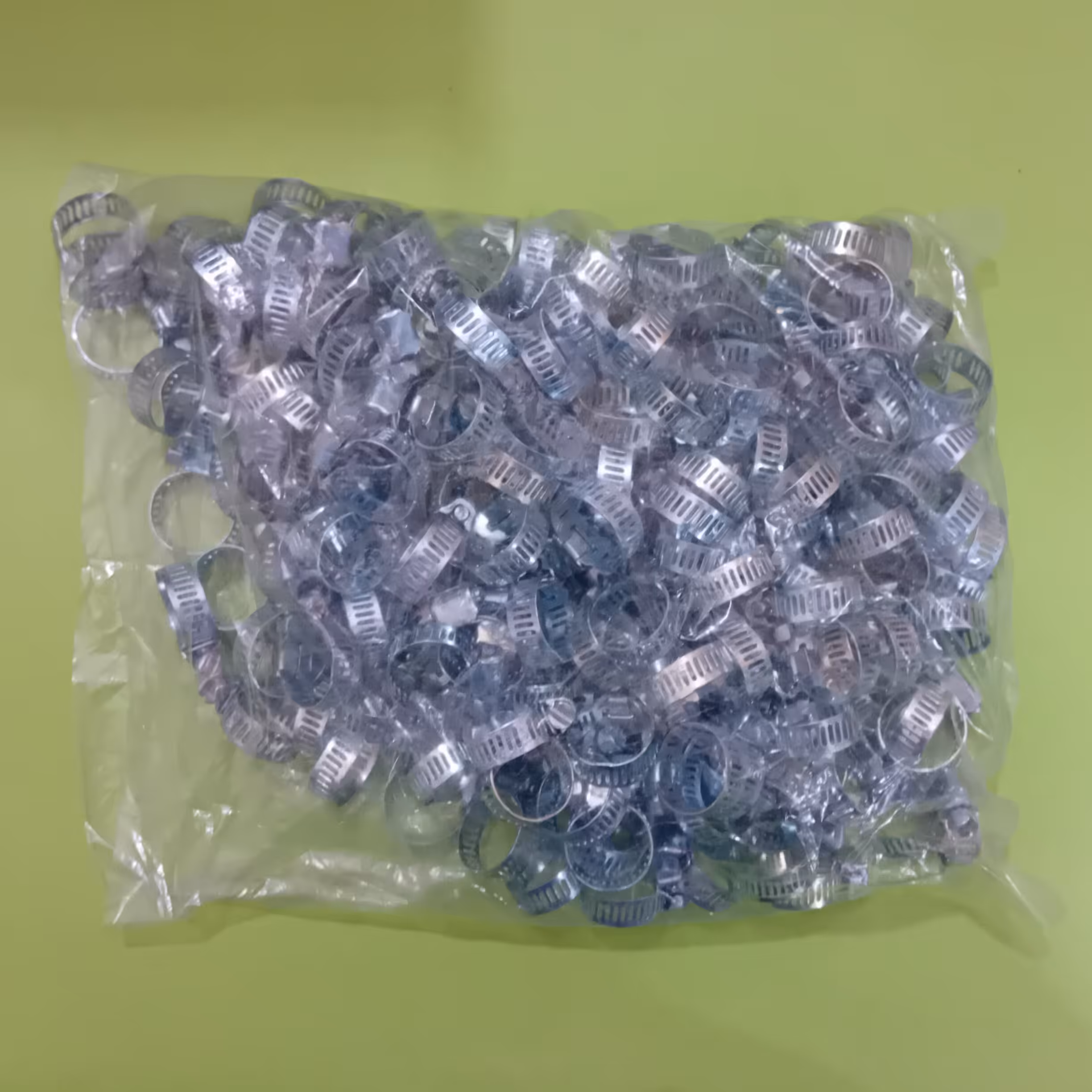 بست تایوانی آب در بسته های 200عددی محصول فروشگاه وهاب زاده 