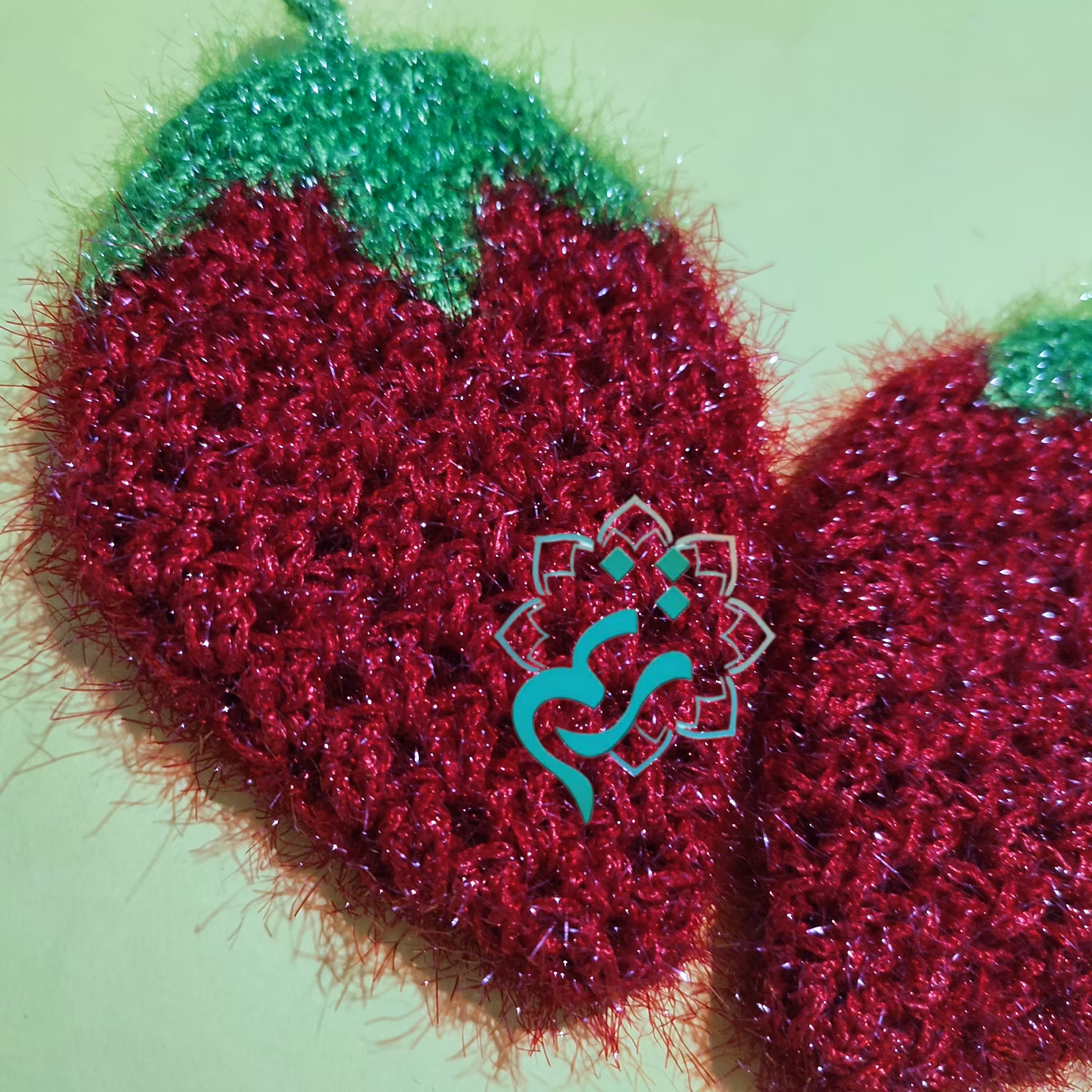 اسکاج بافتنی توت فرنگی