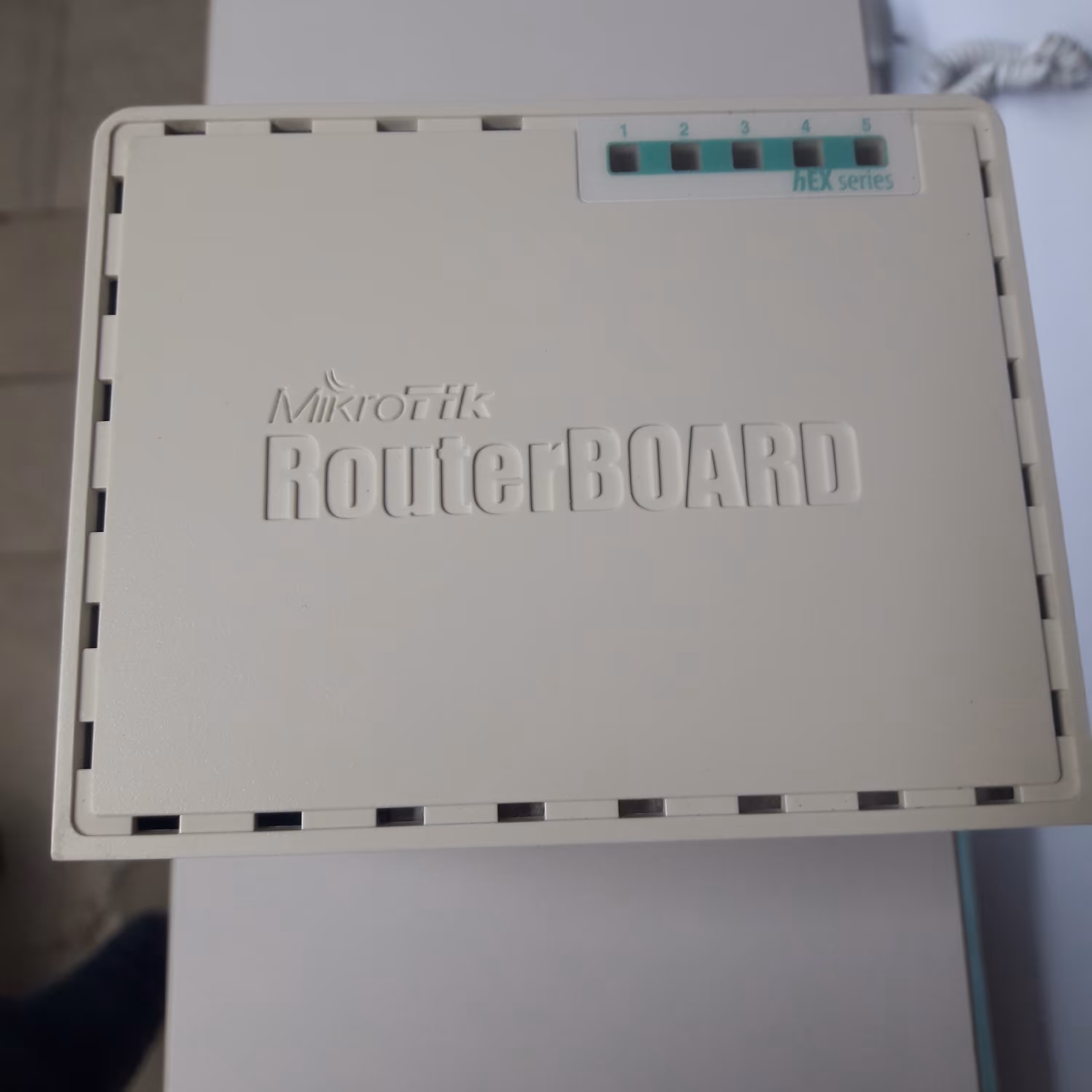 روتر مدیریتی میکروتیک مدل hex