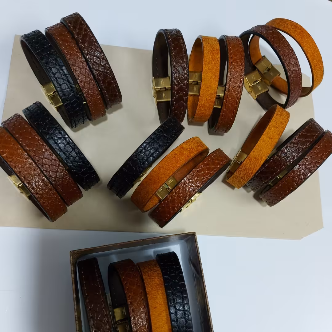 دستبتد چرم طبیعی همراه با قفل استیل