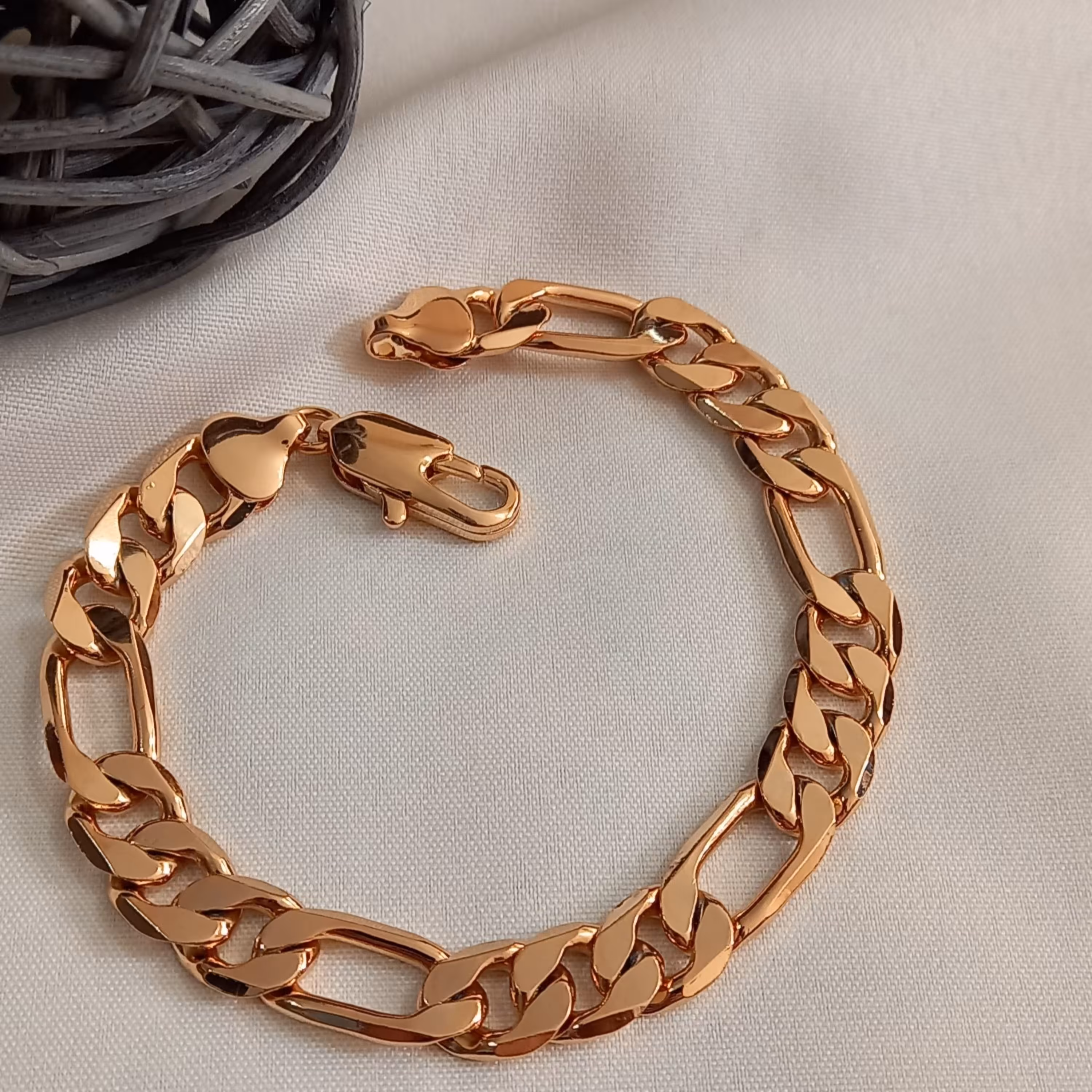 دستبد طرح طلا و رنگ ثابت برند ژوپینگ مدل 234