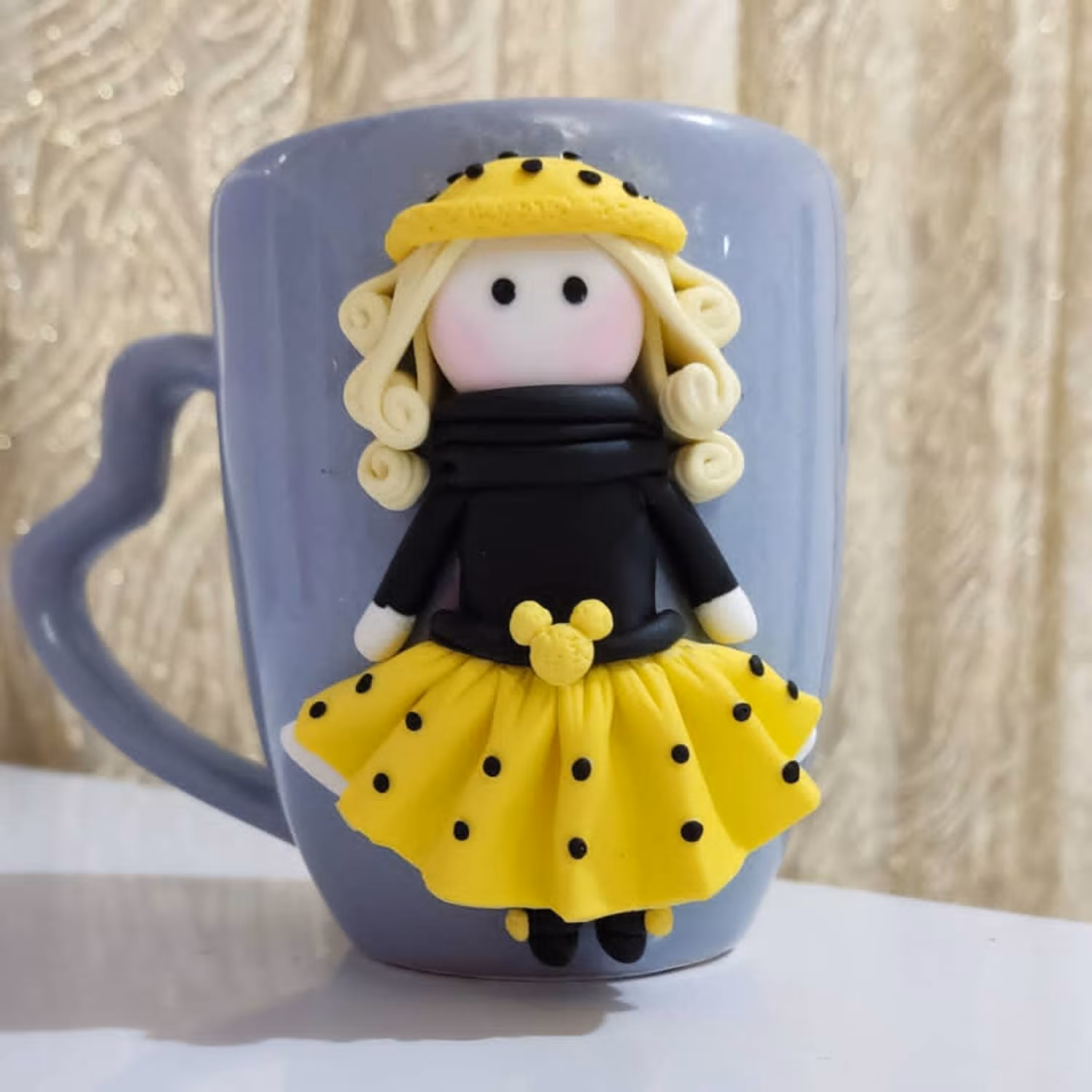 ماگ عروسکی دختر فرانسوی