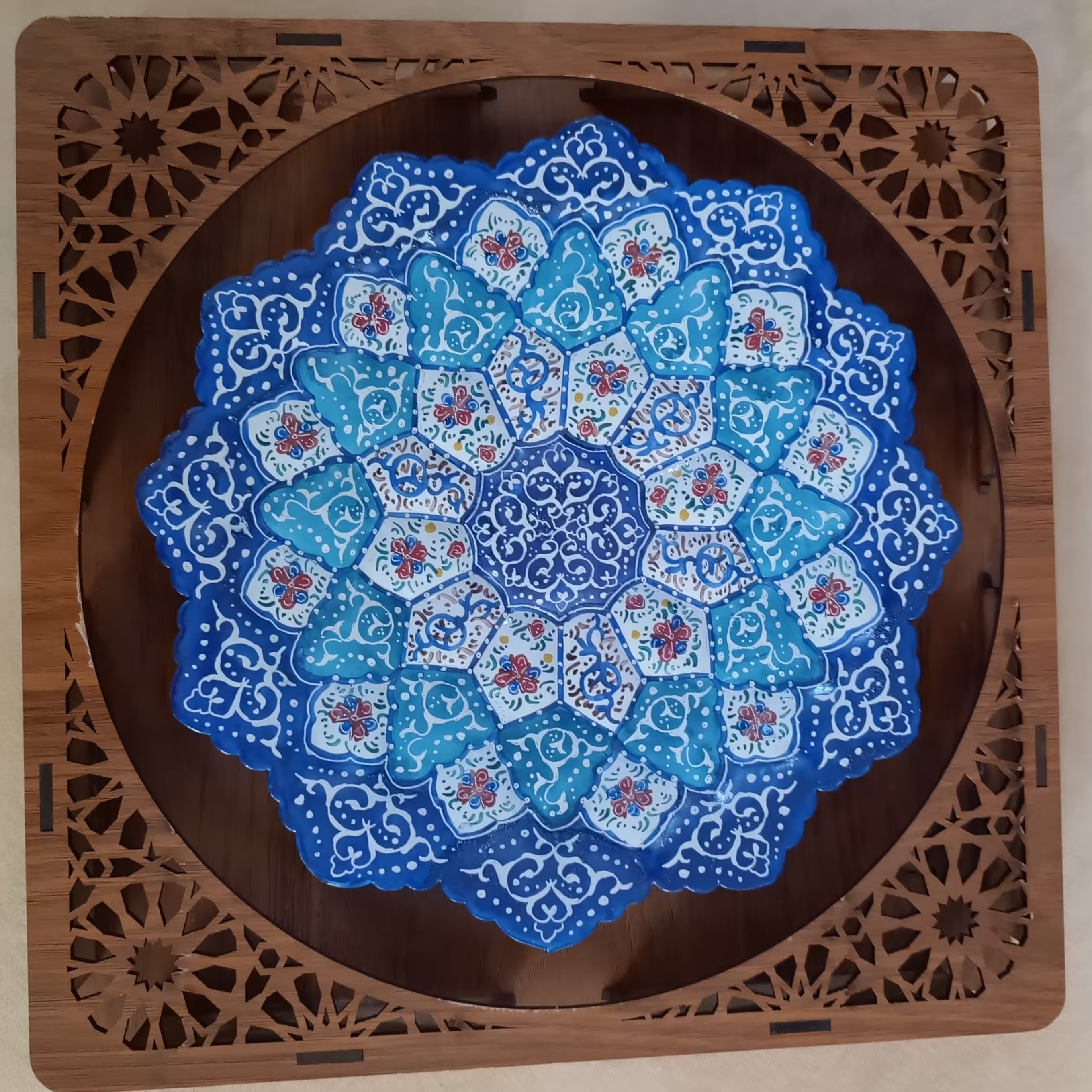 بشقاب مینا کاری همراه با قاب سایر20