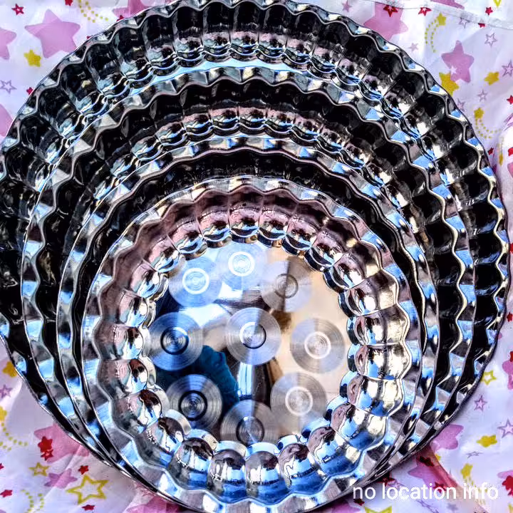 سینی پذیرایی استیل  طرح دار سایز 2 