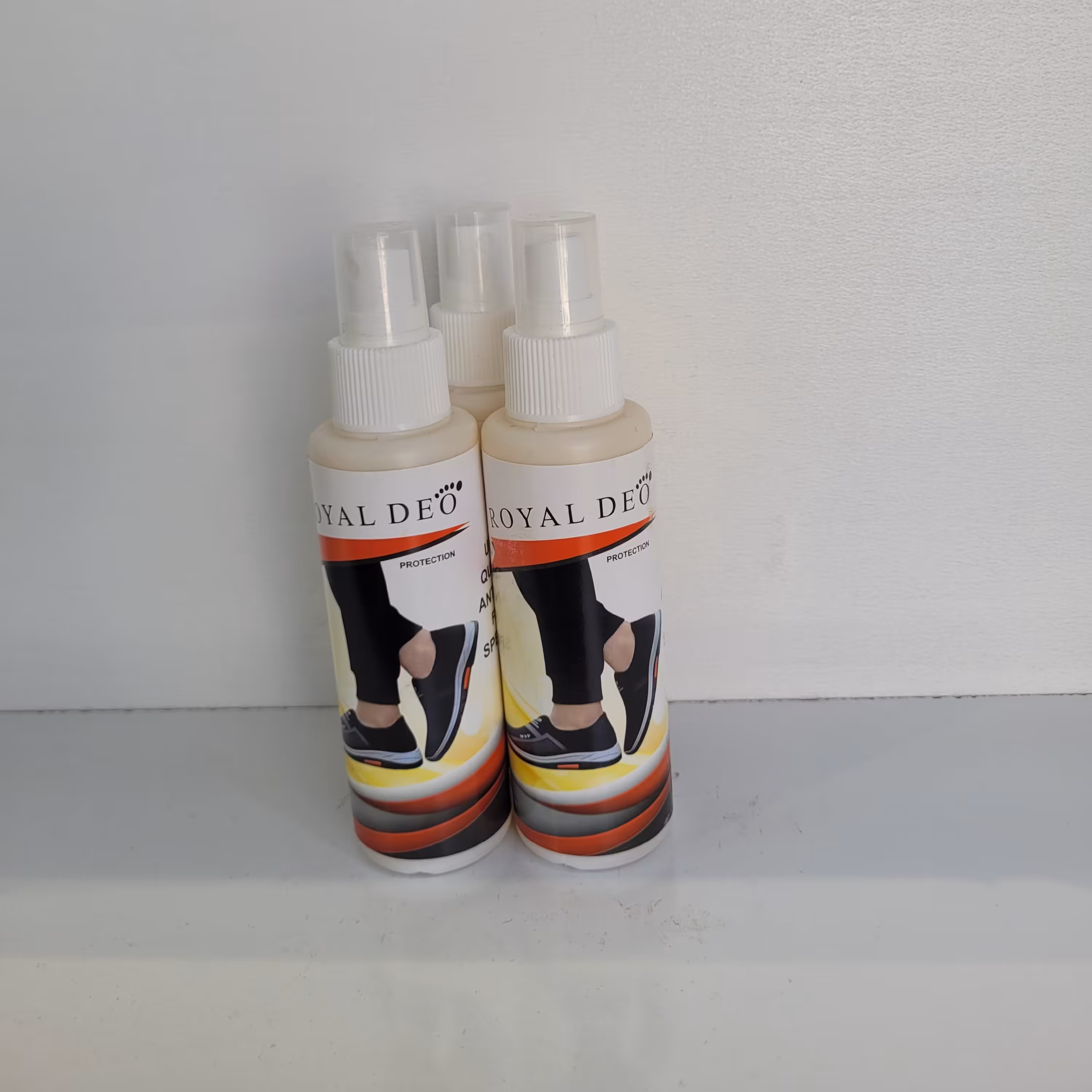 اسپری بوگیر کفش ضد بوی کفش اسپری برطرف کننده بوی بد کفش کیفیت عالی راحتی در استفاده