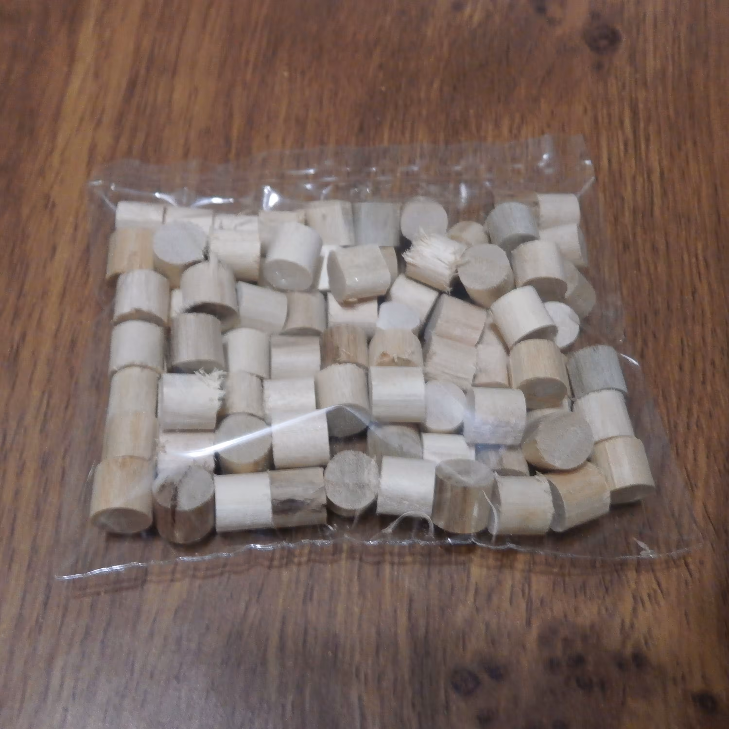 100 عدد مهره چوبی صنوبر طول 1 سانتیمتر قطر 9 میلیمتر