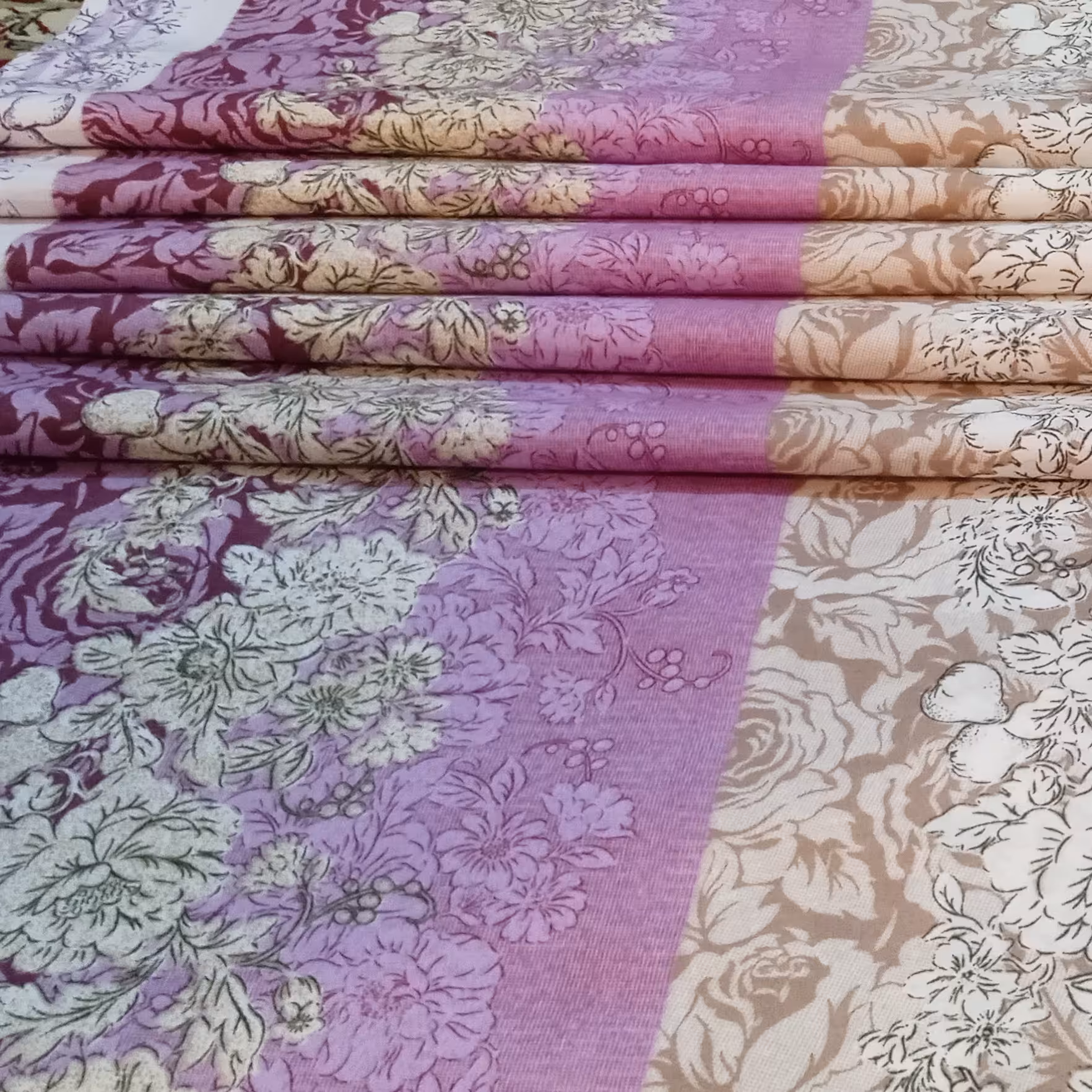 پارچه ملحفه   پارچه ملافه ای درعرض 2mبا کیفیت مرغوب  رنگ بنفش