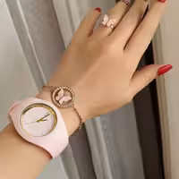 ست ساعت و دستبند و انگشتر 