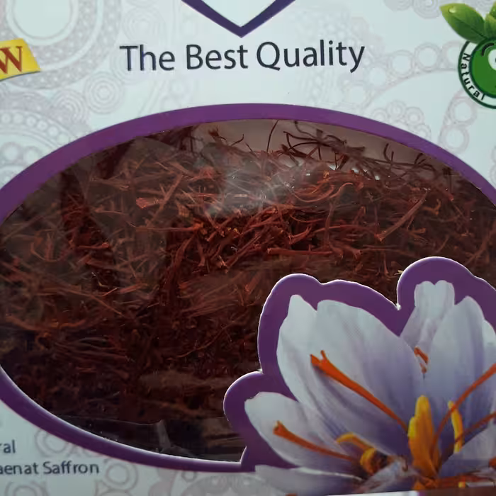 زعفران سرگل ممتاز قائنات دقیق هر مثقال چهار و شش دهم گرم وزن شده است