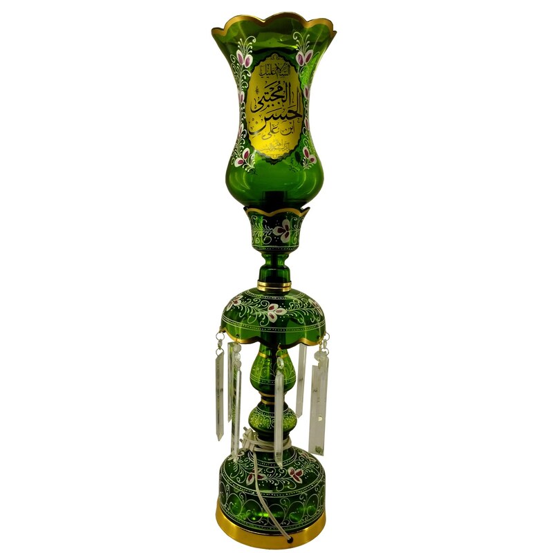 103227-لاله شمعدانی متوسط ارتفاع 64-قطر دهانه 15-سبز یا حسین و یا حسن ع-کنار منبری هیئت