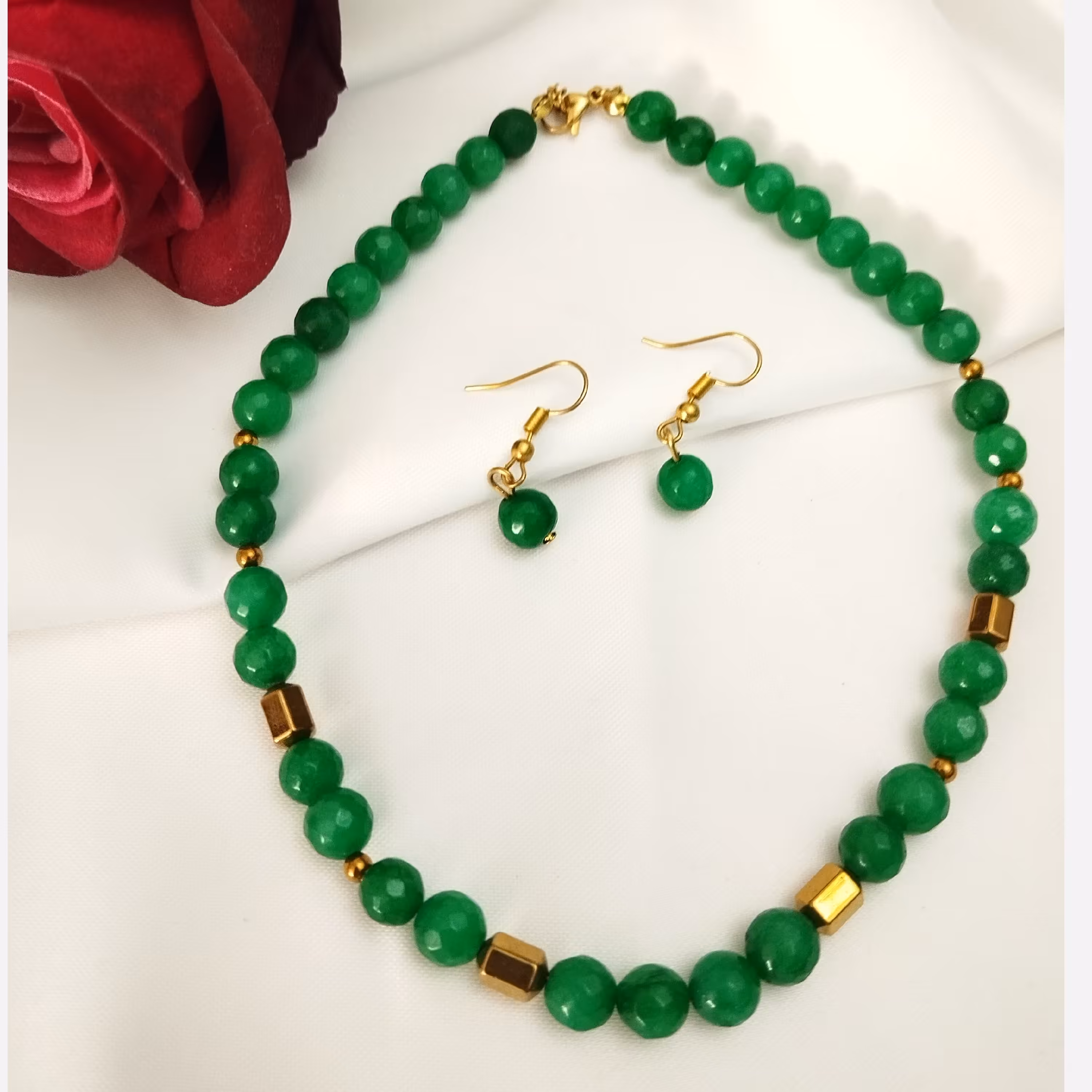 ست گردنبند وگوشواره سبز سنگ تراش جید 