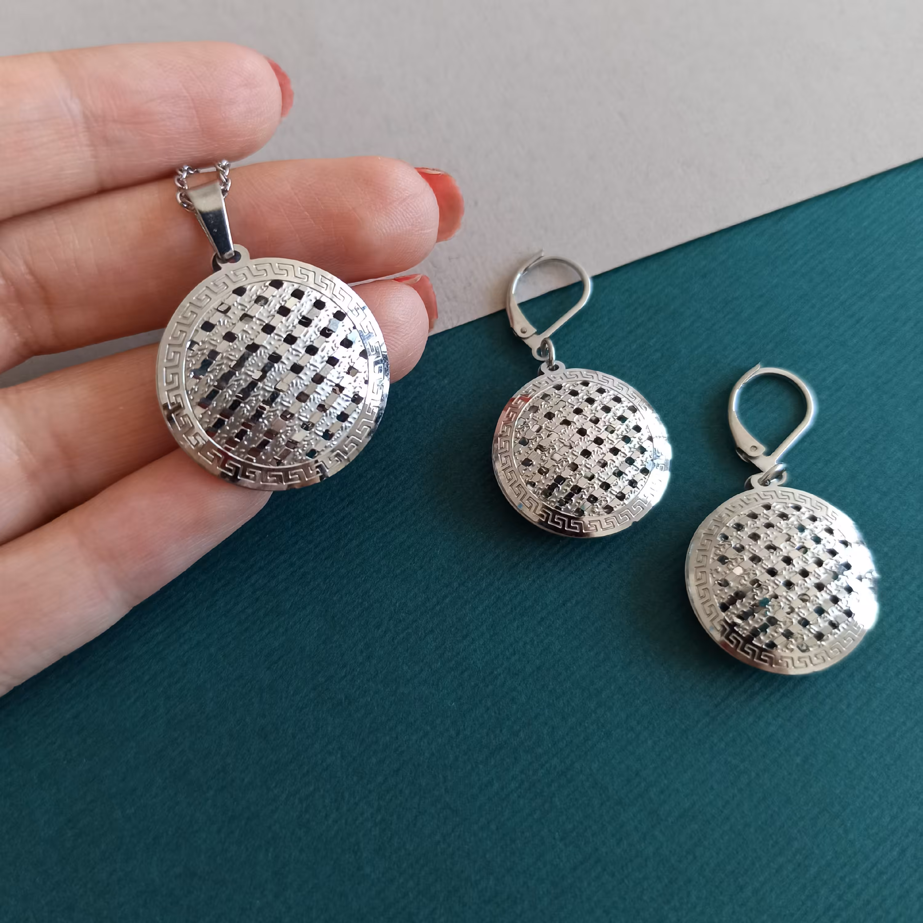 نیم ست استیل طرح طلا ، رنگ نقره ای ، رنگ ثابت 