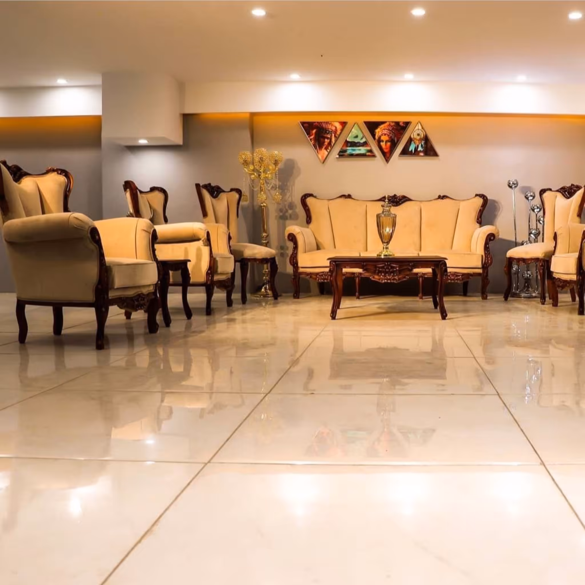 مبل کلاسیک شل 