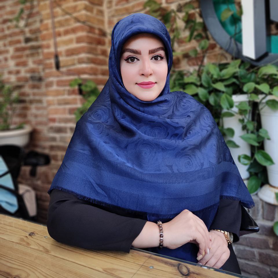 روسری دورو نخ ابریشم ژاکارد وارداتی لمه دار رنگ سرمه ای