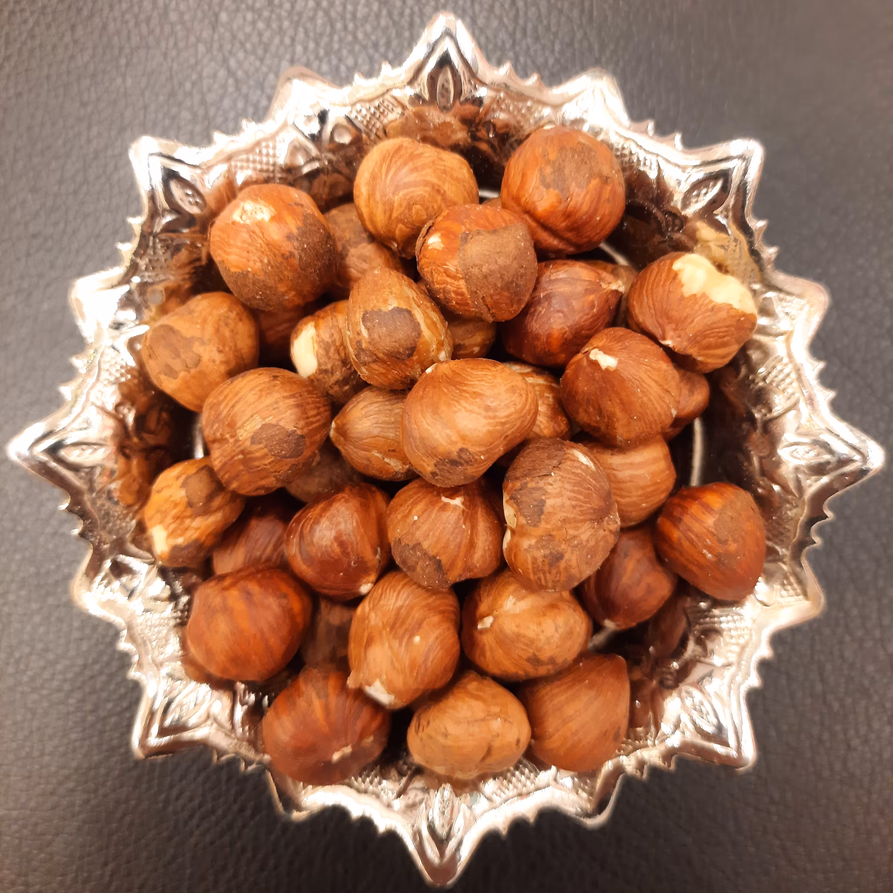 مغز فندق خارجی خام